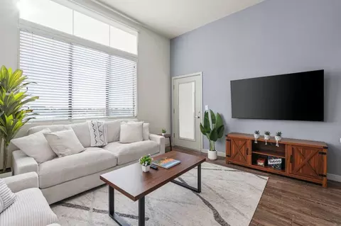 711 W Broadway Rd, Tempe, AZ 85282