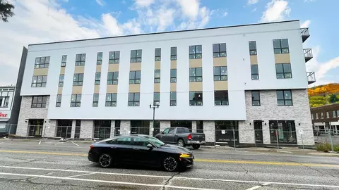 2011 W Superior St, Duluth, MN 55806 photo 2