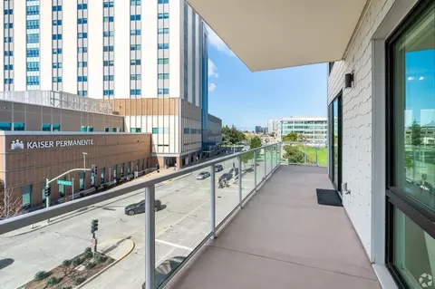240 W Macarthur Blvd, Oakland, CA 94611