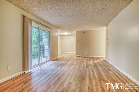 6500 SW Scholls Ferry Rd, Raleigh Hills, OR 97223