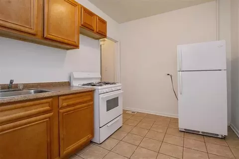 7655 S Sangamon St, Chicago, IL 60620 photo 3