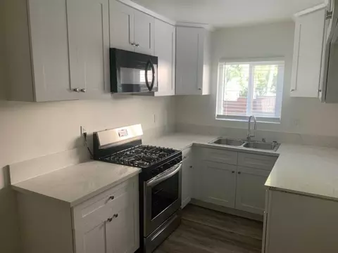 569 E Palm Ave, Burbank, CA 91501