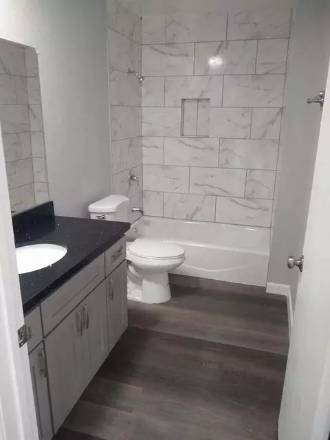 421 E 16th St, Santa Ana, CA 92701