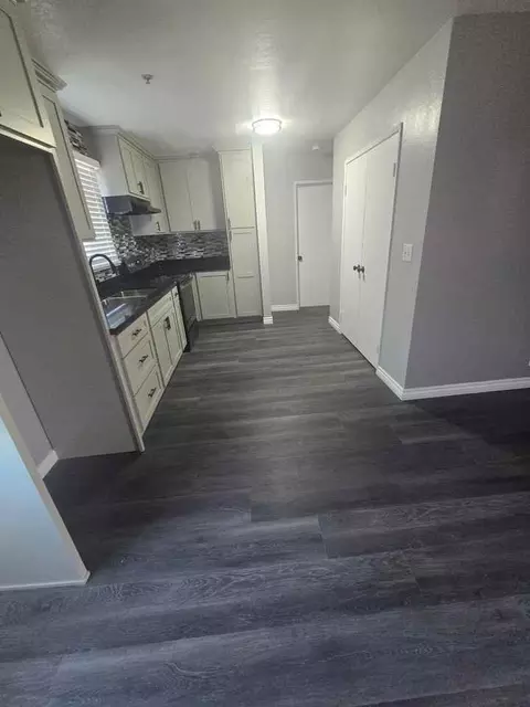 421 E 16th St, Santa Ana, CA 92701