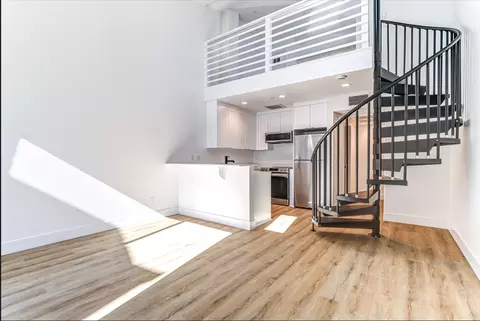 7606 Girard Ave, La Jolla, CA 92037