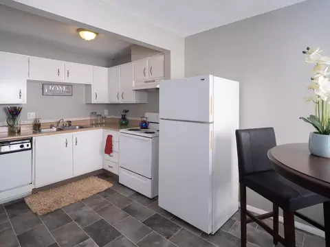616 NE 38th St, Kansas City, MO 64116