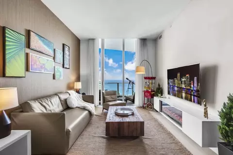 4111 S Ocean Dr, Hollywood, FL 33019