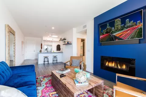 5555 Bonner Ave, Los Angeles, CA 91601