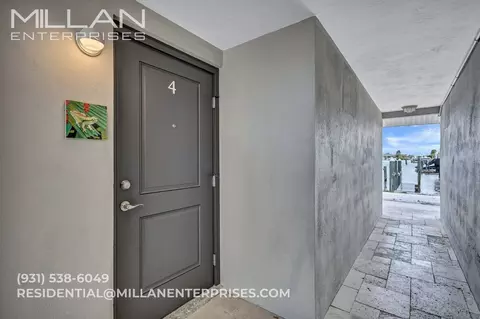 325 Capri Blvd, Treasure Island, FL 33706