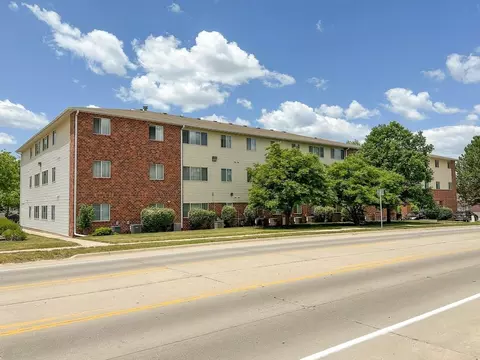 225 N Hyland Ave, Ames, IA 50014