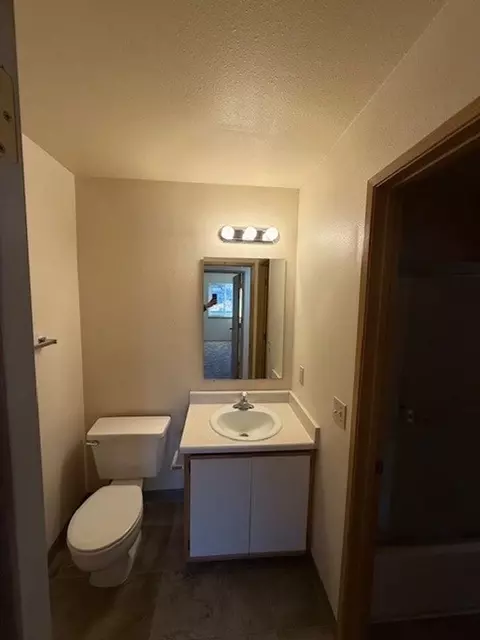 1460 Olive St, Eugene, OR 97401 photo 3