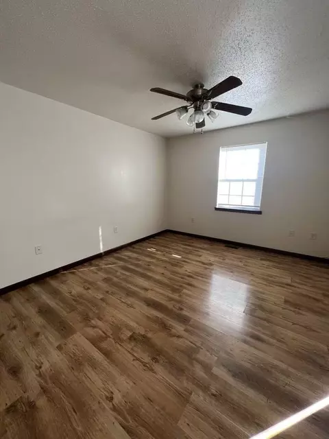 Clifton St, Dresden, TN 38225