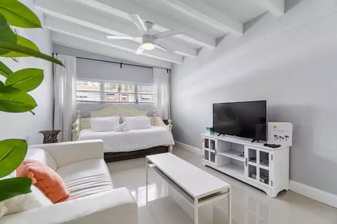 2407 NE 33rd Ave, Fort Lauderdale, FL 33305