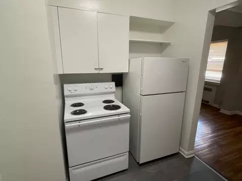 12021 Edgewater Dr, Lakewood, OH 44107