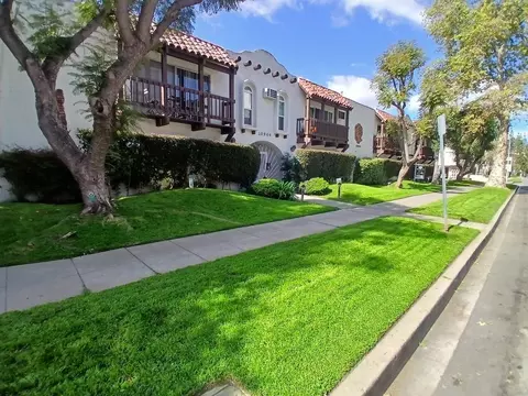 10944 Bluffside Dr, Los Angeles, CA 91604