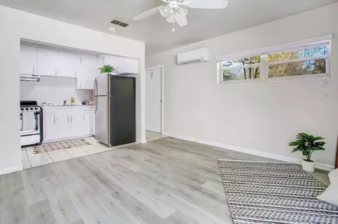 1820 NW 10th St, Gainesville, FL 32609 photo 3