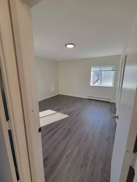 80 Hiawatha Rd, Boston, MA 02126