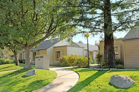 7601 Olympia Dr, Bakersfield, CA 93309