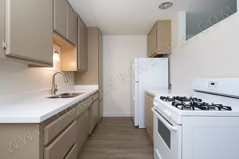 1236 Felspar St, San Diego, CA 92109