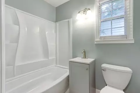 1210 E 54th St, Savannah, GA 31404