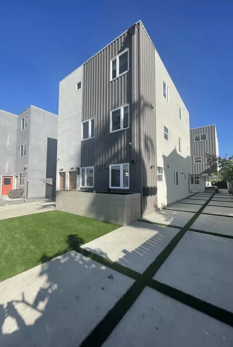 1269 W 36th St, Los Angeles, CA 90007