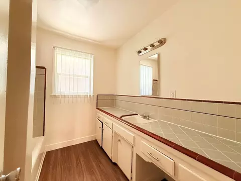 1120 Chestnut Ave, Long Beach, CA 90813 photo 9