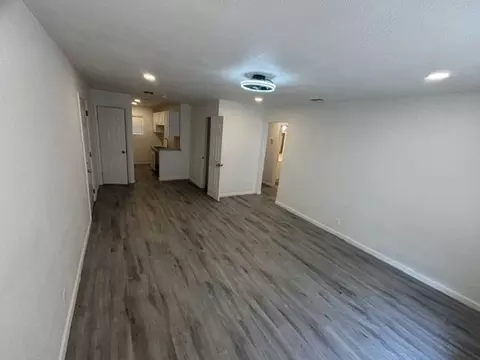 2637 W Randol Mill Rd, Arlington, TX 76012