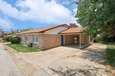 2637 W Randol Mill Rd, Arlington, TX 76012