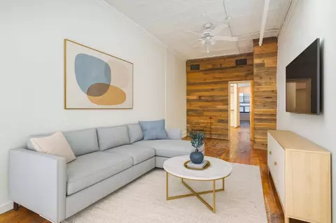 141 E 33rd St, New York, NY 10016