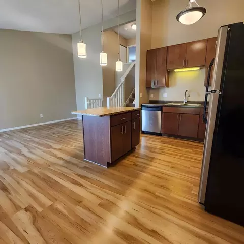 869 Wescott Sq, Eagan, MN 55123 photo 4