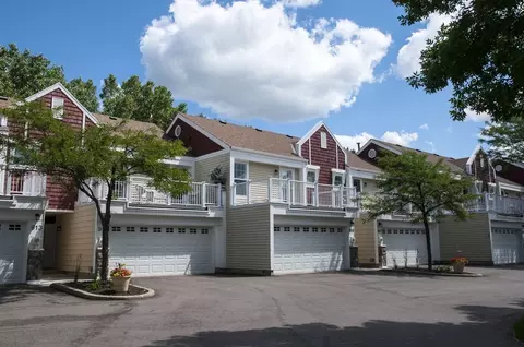 869 Wescott Sq, Eagan, MN 55123