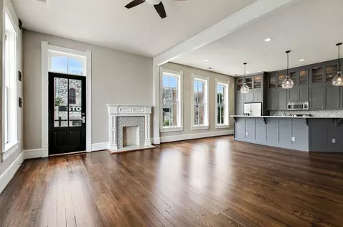202 N Lbj Dr, San Marcos, TX 78666