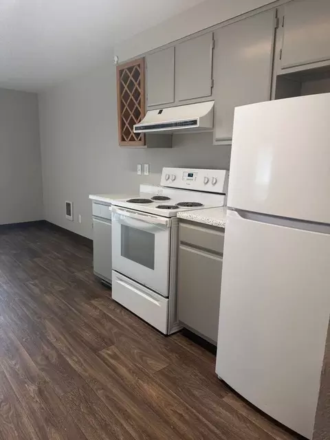 16804 SE Powell Blvd, Portland, OR 97236