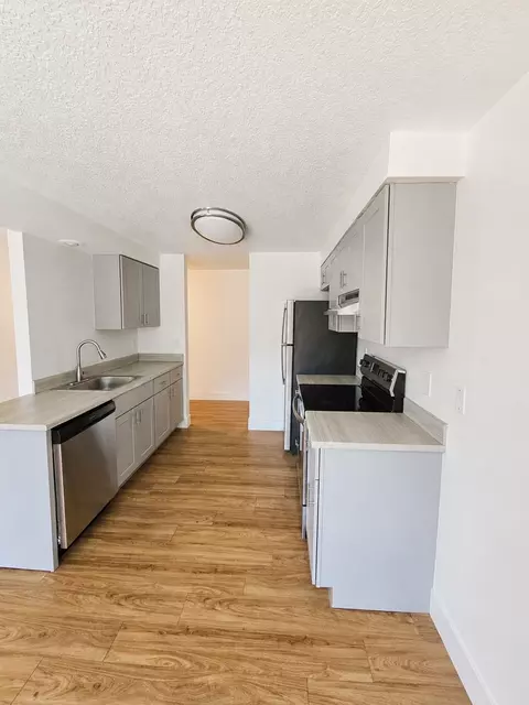16804 SE Powell Blvd, Portland, OR 97236