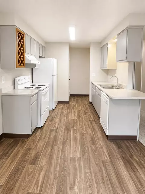 16804 SE Powell Blvd, Portland, OR 97236