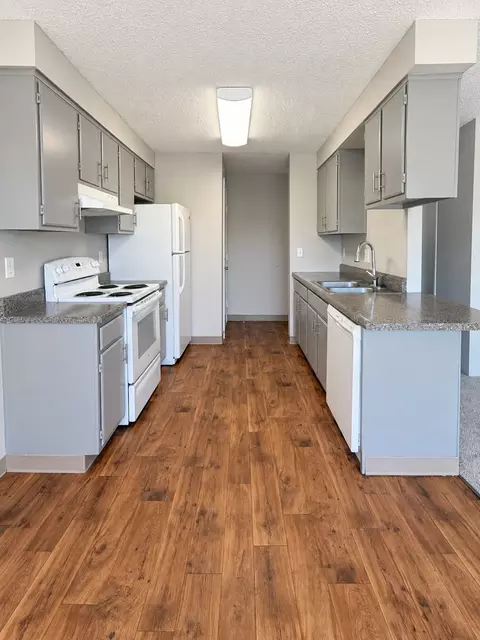 16804 SE Powell Blvd, Portland, OR 97236
