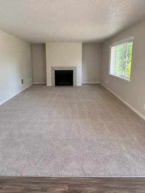 16804 SE Powell Blvd, Portland, OR 97236