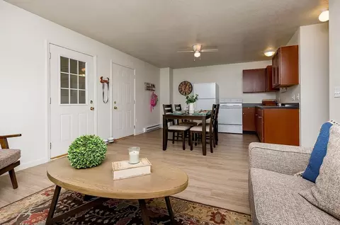 1407 W Mills St, Winterset, IA 50273