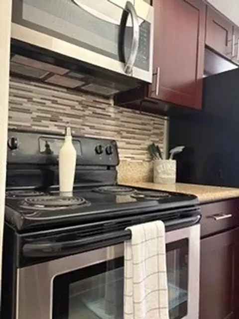 425 Lime Ave, Long Beach, CA 90802