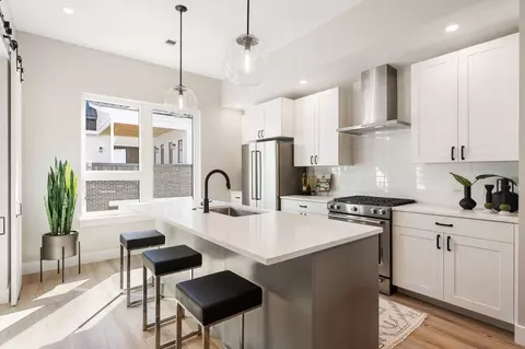 8220 E 36th Ave, Denver, CO 80238