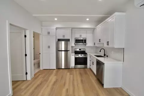6152 Woodman Ave, Los Angeles, CA 91401