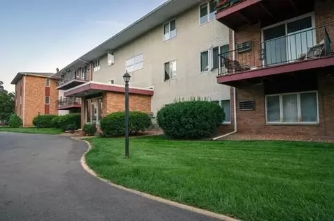 8817 W 35th St, Saint Louis Park, MN 55426