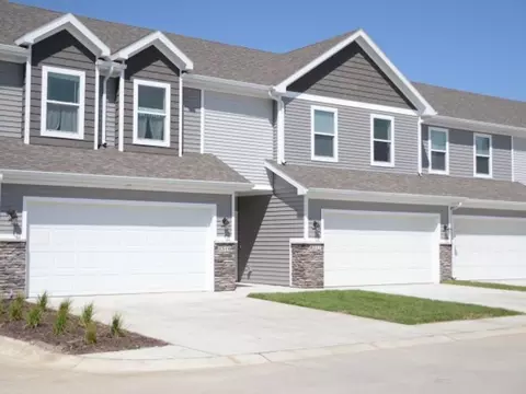 Brookview Pl, Urbandale, IA 50322