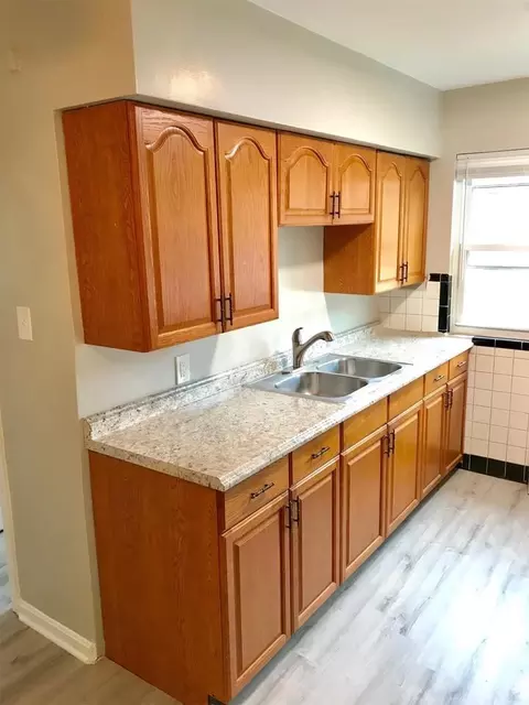 6005 Yosemite Dr, Golf Manor, OH 45237