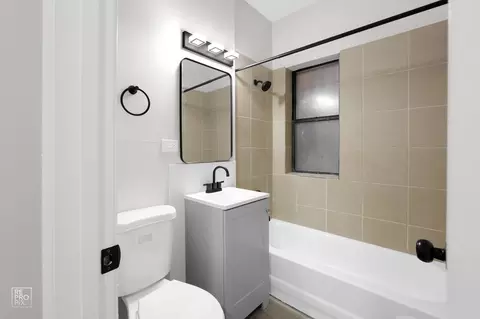 7316 S Jeffery Blvd, Chicago, IL 60617 photo 3