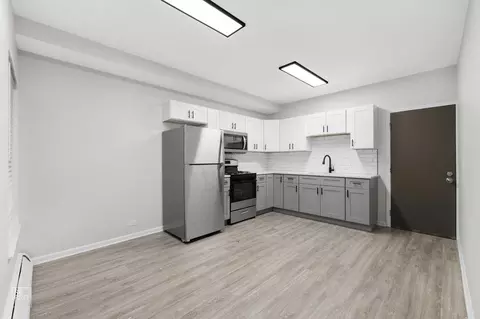 7316 S Jeffery Blvd, Chicago, IL 60617 photo 2