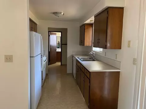 1110 Leigh St, Eugene, OR 97401 photo 4
