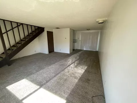 1110 Leigh St, Eugene, OR 97401 photo 2