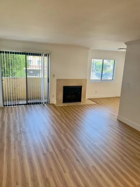 2204 S Beverly Glen Blvd, Los Angeles, CA 90064