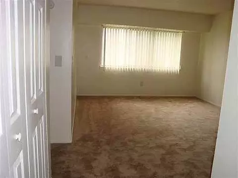 7236 Rutland St, Detroit, MI 48228 photo 3